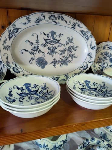 BLUE DANUBE CHINA JAPAN 87 PIECE SET