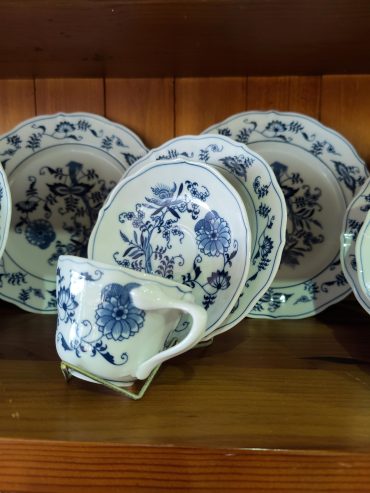 BLUE DANUBE CHINA JAPAN 87 PIECE SET