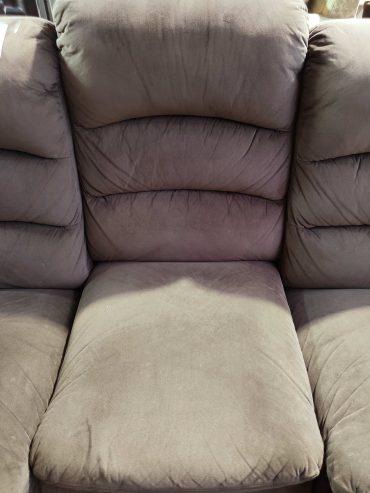 LAZYB BOY SOFA 6-SEATER 4- RECLINERS