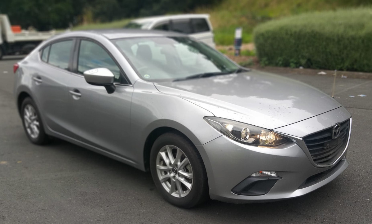 2016 Mazda Axela Super Low Kms “MANUAL” 40,000km