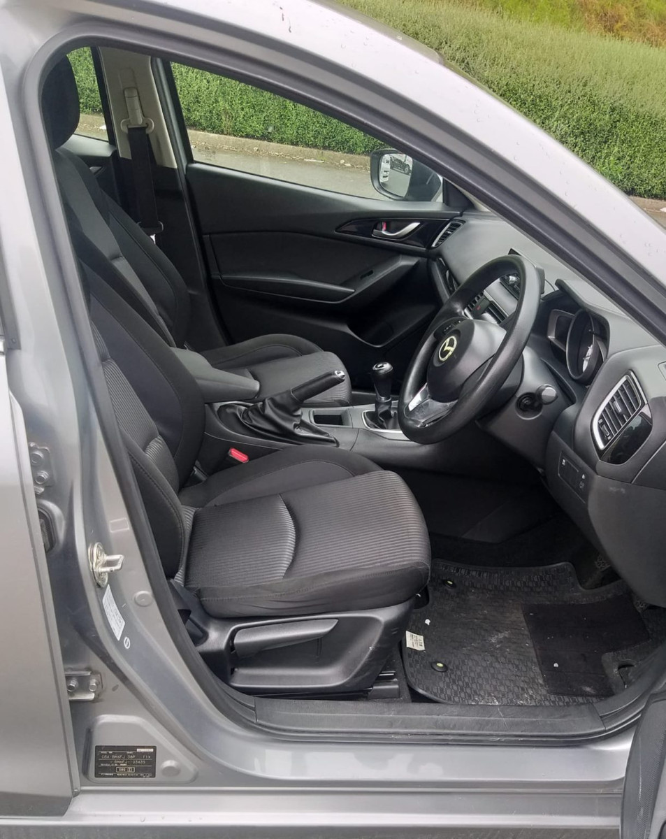 2016 Mazda Axela Super Low Kms “MANUAL” 40,000km