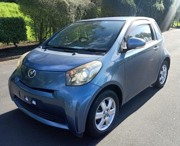 2010 Toyota IQ 6 Air bags push start, 71000kms