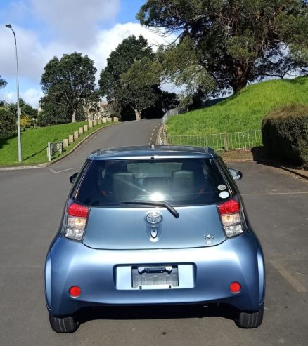 2010 Toyota IQ 6 Air bags push start, 71000kms