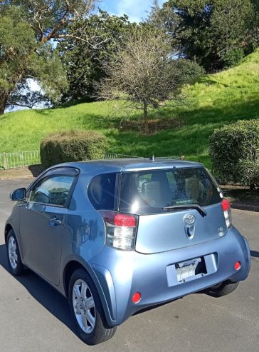 2010 Toyota IQ 6 Air bags push start, 71000kms