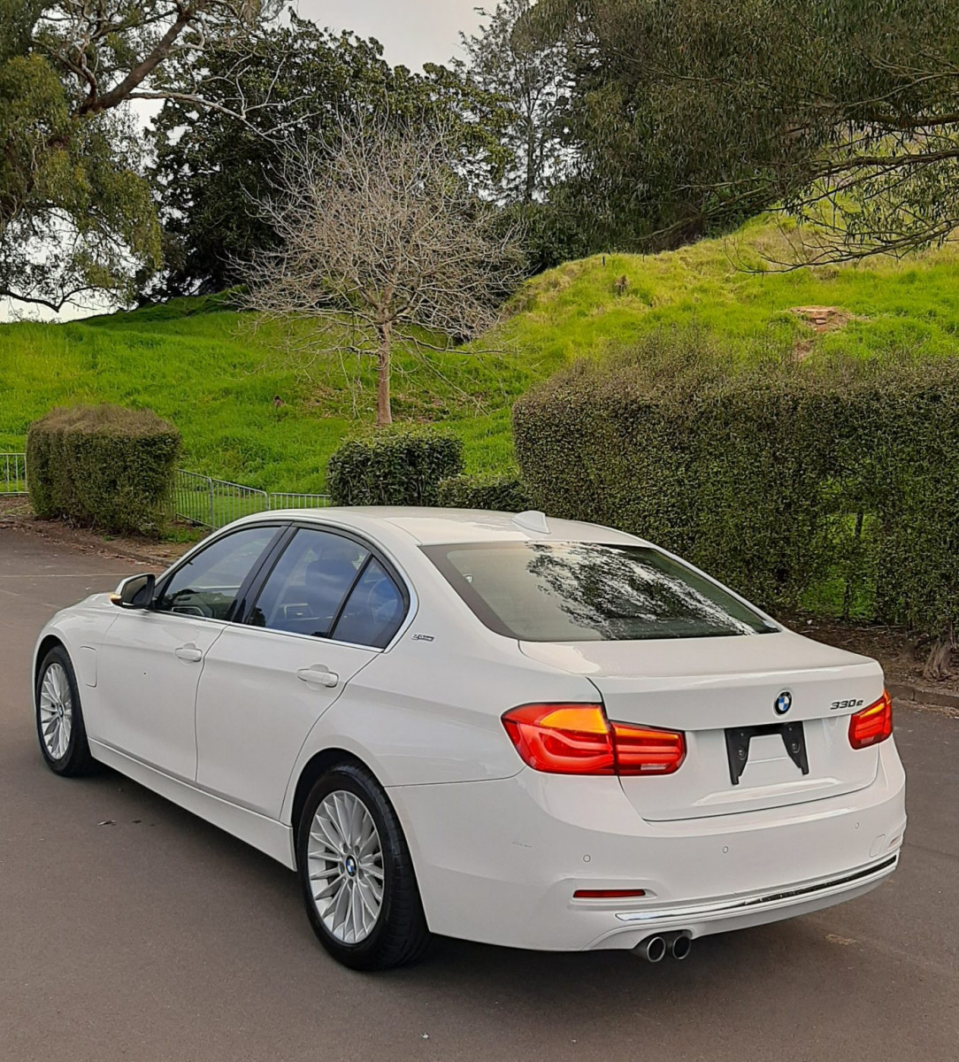 2017 BMW 330e E-Drive, Plug-in-Hybrid, 139,000km