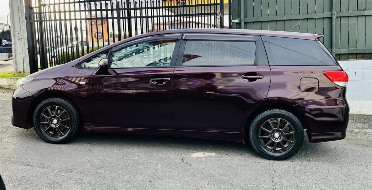 2012 Toyota Wish 1.8L Petrol,7 Seater Family Wagon.