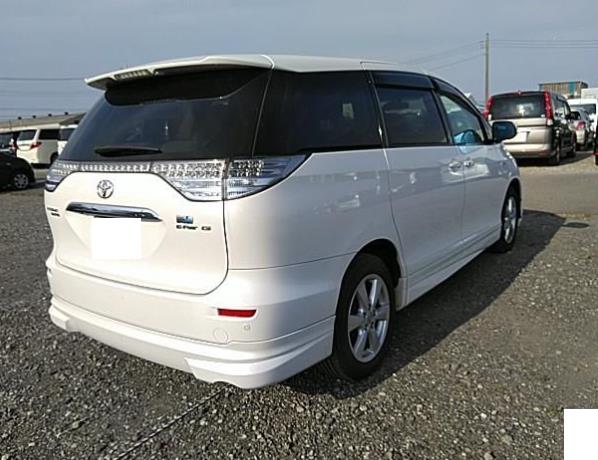 2008 Toyota Estima Hybrid, Family Wagon.