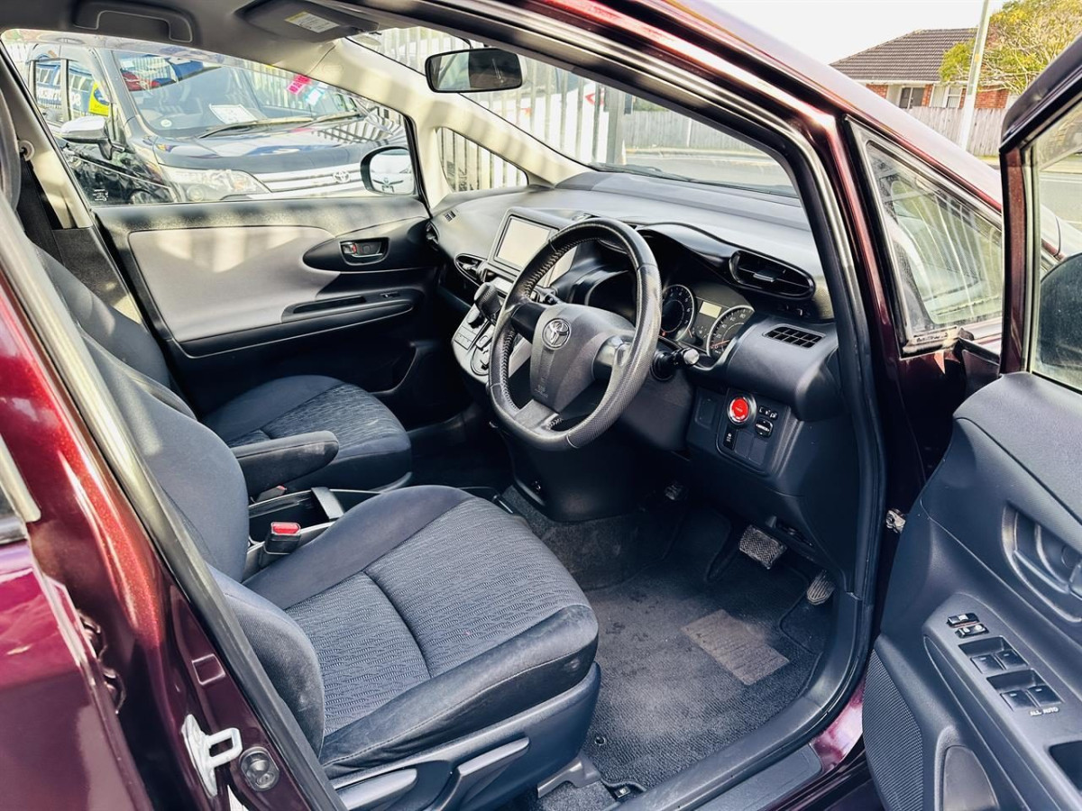 2012 Toyota Wish 1.8L Petrol,7 Seater Family Wagon.