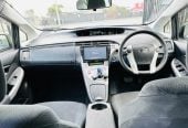 2015 Toyota Prius Alloys, Hot Black.