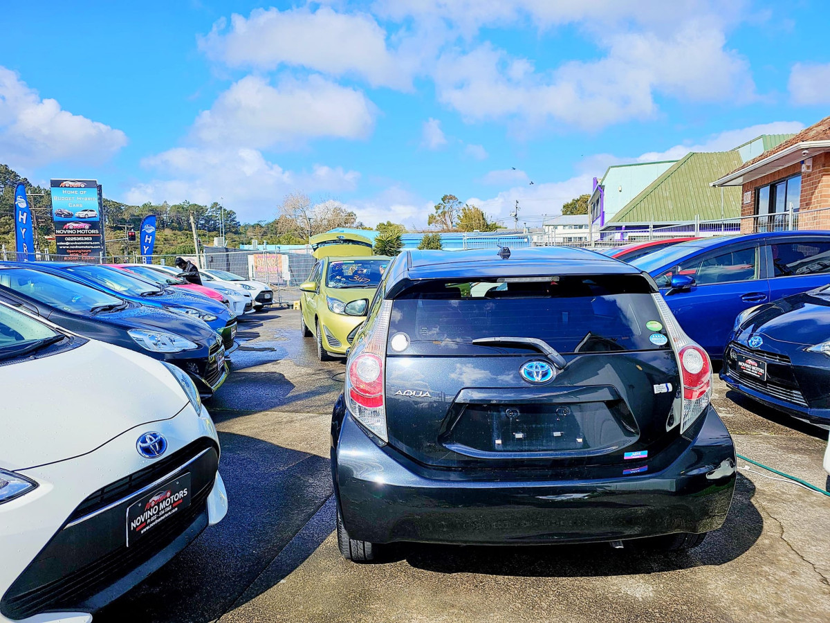 2015 Toyota Aqua Hatchback Automatic