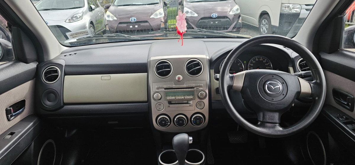 2005 Mazda Verisa Hatchback Automatic