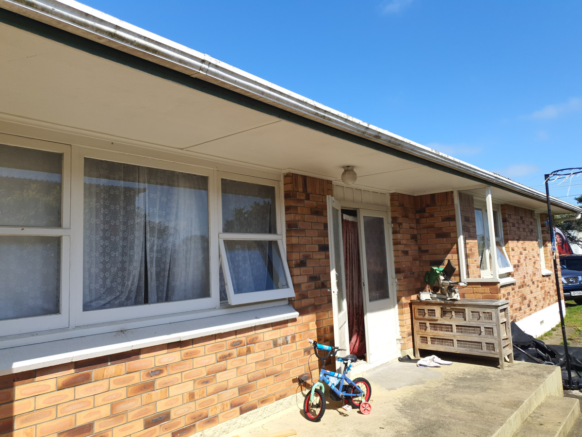 SHARP PRICE FOR A 4 BEDROOM HOUSE IN PAPATOETOE