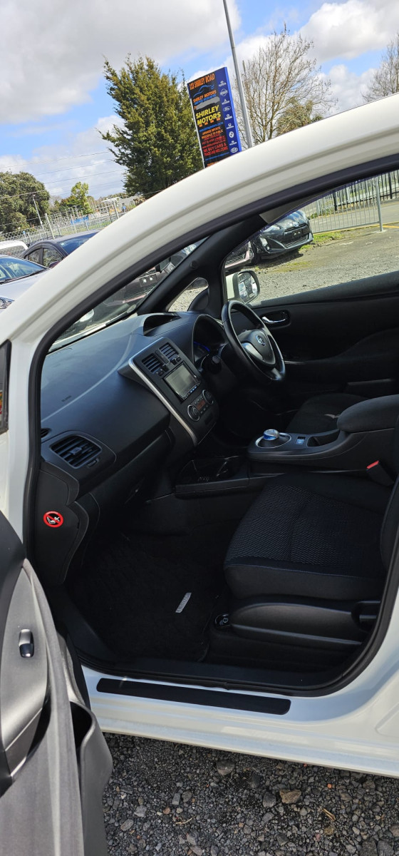 2015 Nissan Leaf Hatchback Automatic