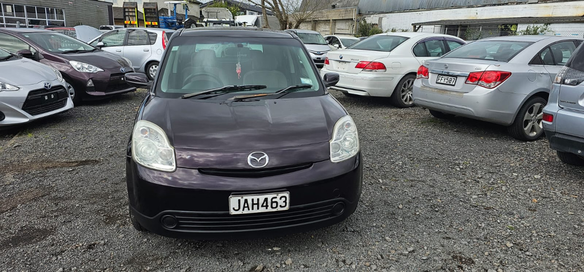 2005 Mazda Verisa Hatchback Automatic