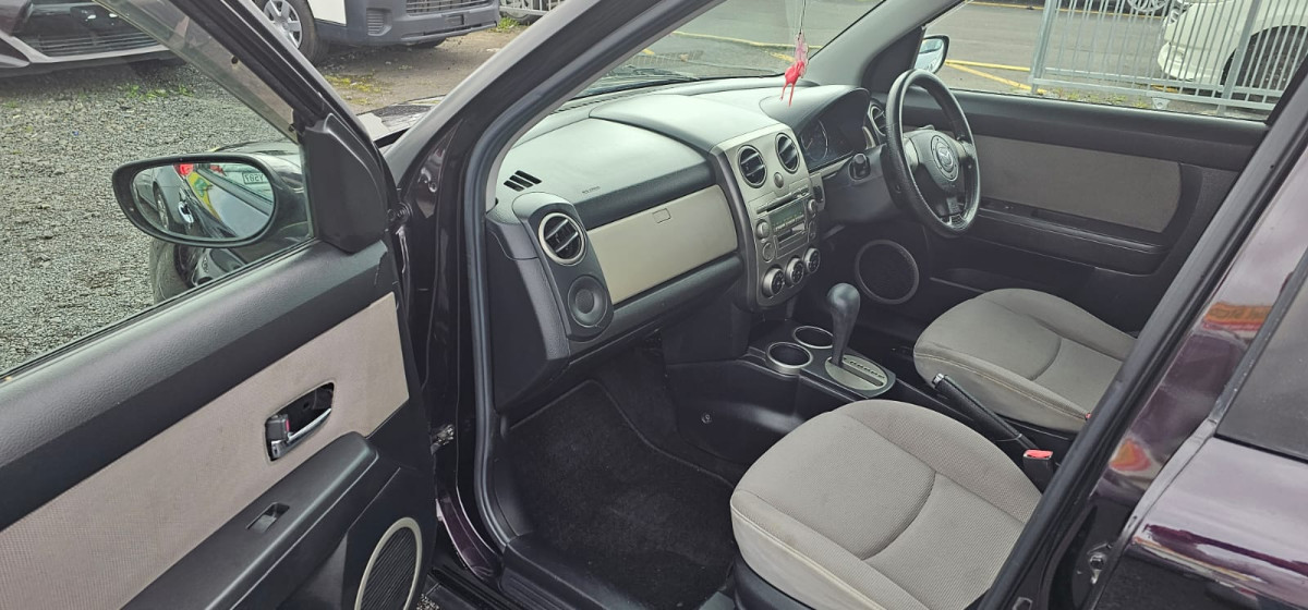 2005 Mazda Verisa Hatchback Automatic