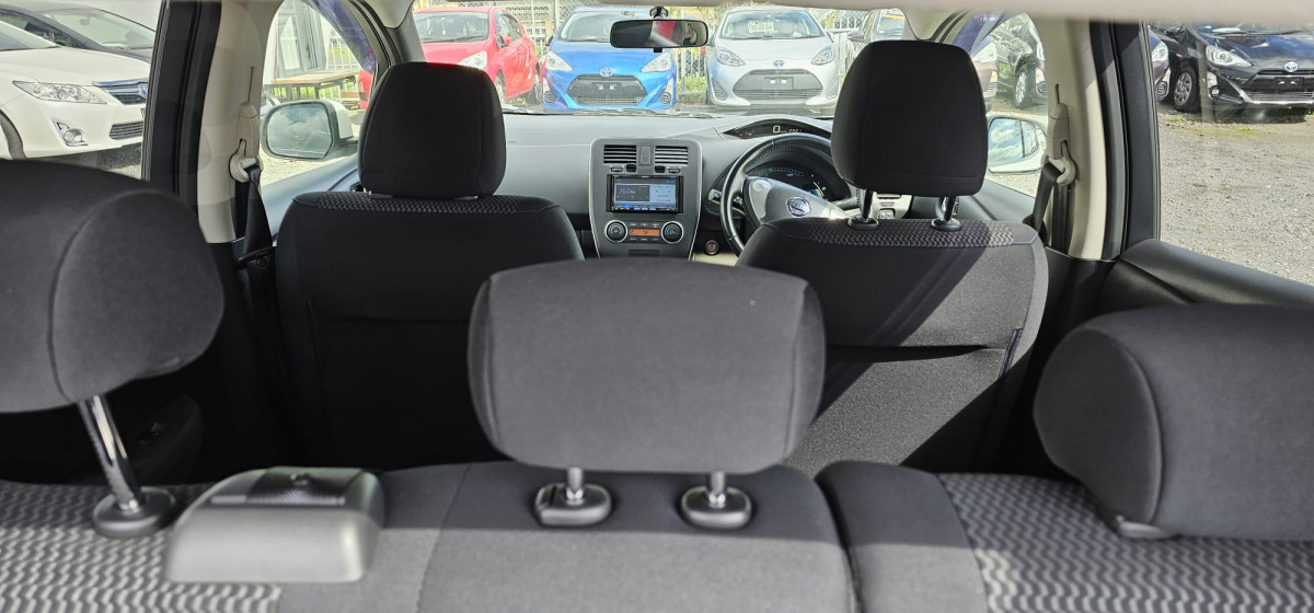 2015 Nissan Leaf Hatchback Automatic