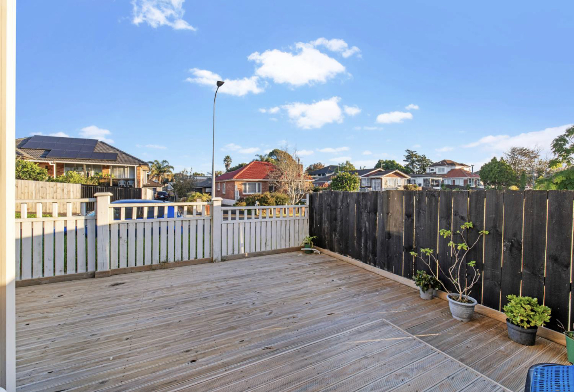 Modern Papatoetoe 4 Bedroom Stylish Residence