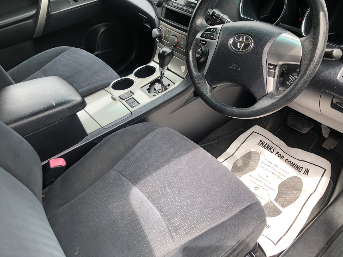 2011 Toyota Highlander 3.5P 4WD 7 Seats