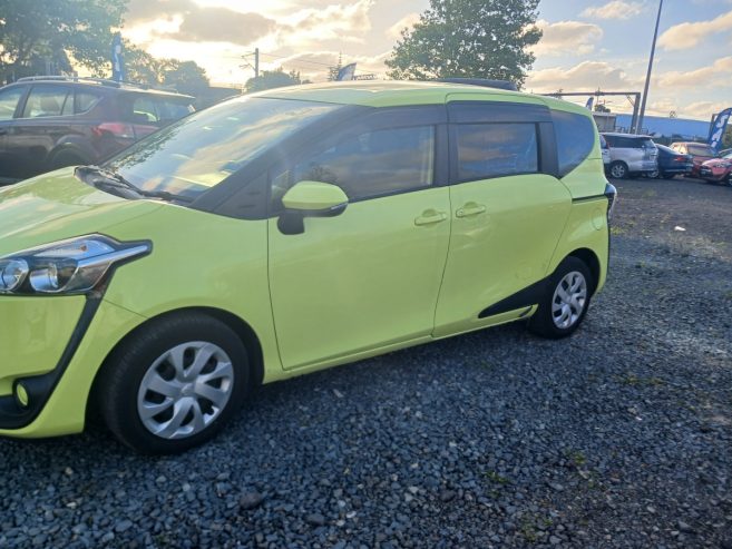 2015 Toyota senter 7 senter $89 for weely