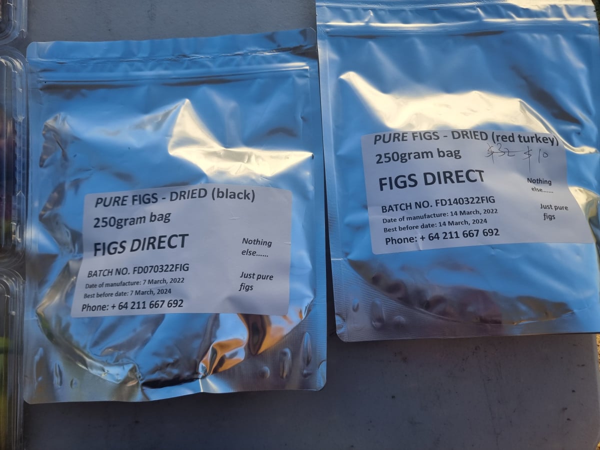 Dried figs