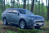 2013 Mitsubishi Outlander PHEV**Leather/Heating Seats** RV/SUV Automatic