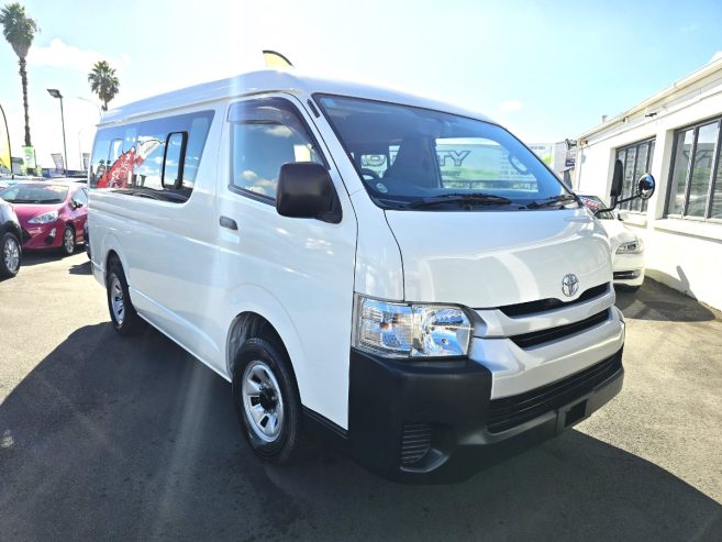 2014 TOYOTA HIACE MINIBUS 10 SEATER