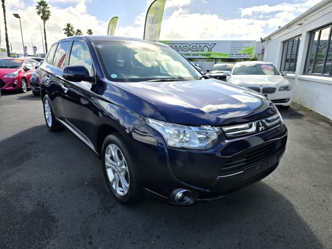 2013 MITSUBISHI OUTLANDER 7 SEATER, CRUISE CONTROL, DASH CAM