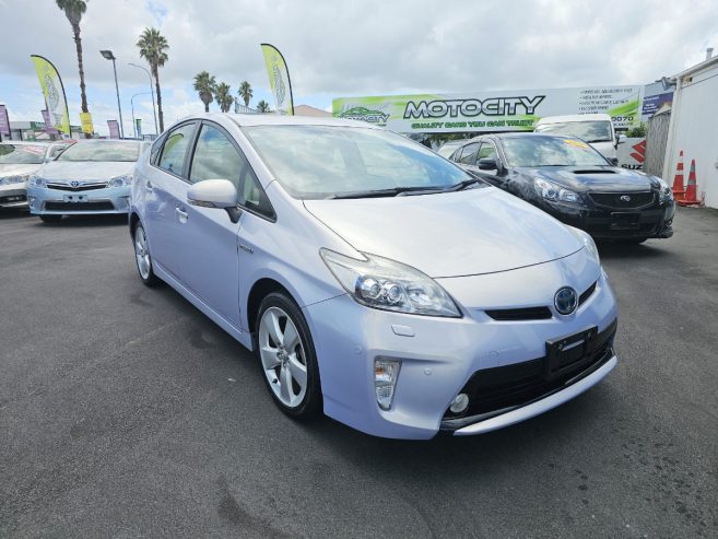 2014 TOYOTA PRIUS LEATHER PACKAGE