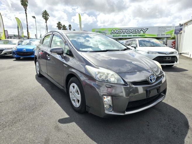 2011 TOYOTA PRIUS S LED SELECTION