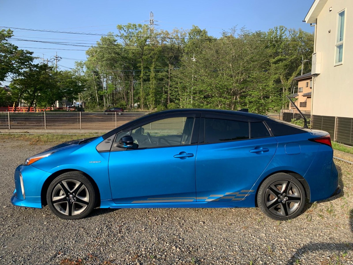 2019 TOYOTA PRIUS DAA-ZVW51