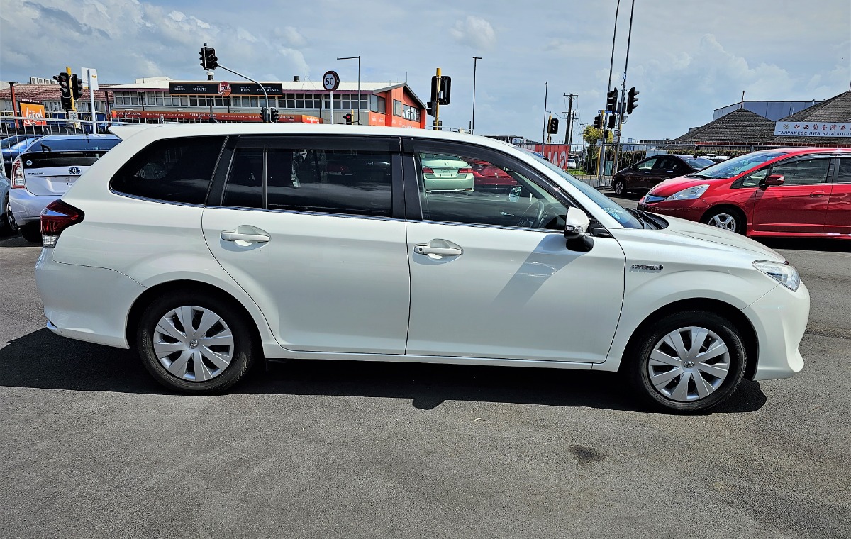 2016 TOYOTA FIELDER HYBRID