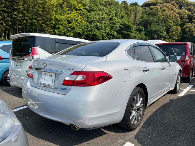 2010 NISSAN FUGA HYBRID