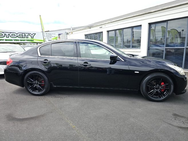 2011 NISSAN SKYLINE HALF LEATHER