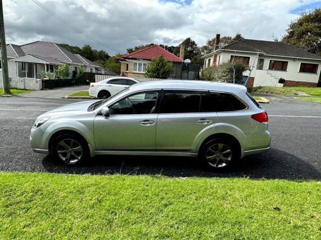 2013 Subaru Outback 2.5i B Sport Eye-Sight Station Wagon Tiptronic