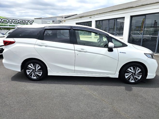 2017 HONDA FIT SUTTLE HYBRID HALF LEATHER