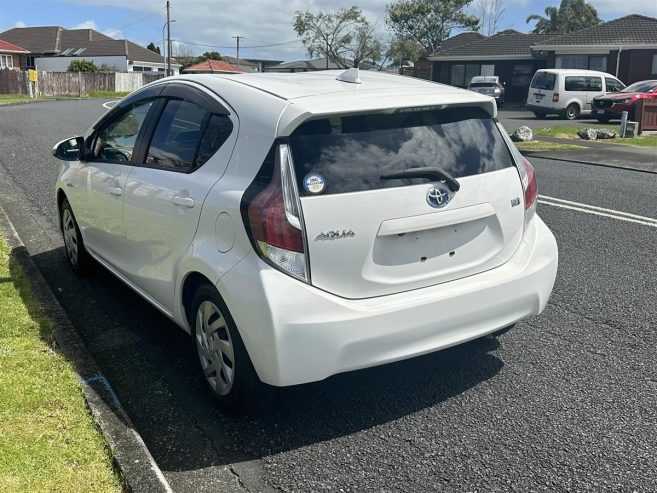 2015 Toyota Aqua S Model Hatchback Automatic