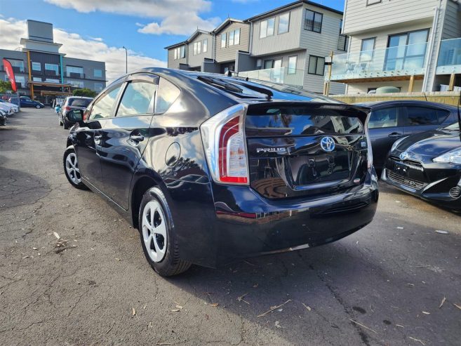 2015 Toyota Prius Sedan Automatic