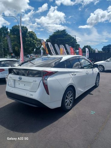 2016 Toyota Prius Station Wagon Automatic