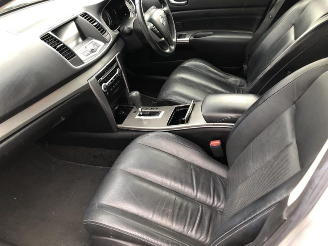 2011 Nissan Maxima 350L, Sunroof