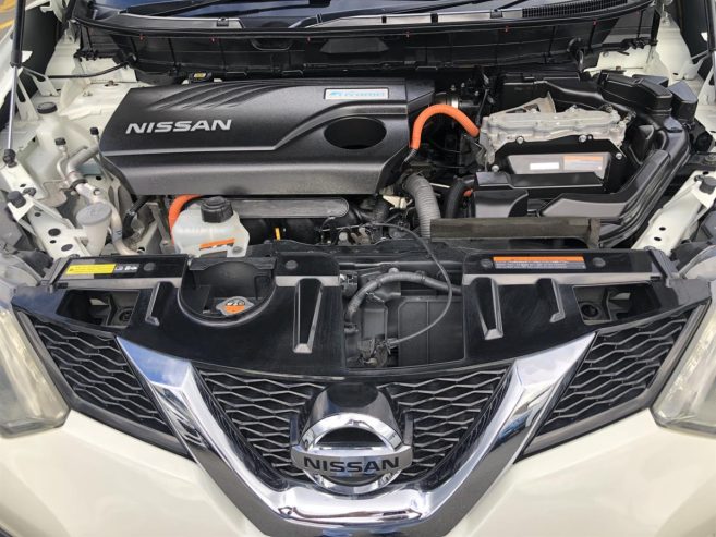 2015 Nissan X-Trail 20X, 4WD, HYBRID EMERGENCY BRAKE PACKAGE