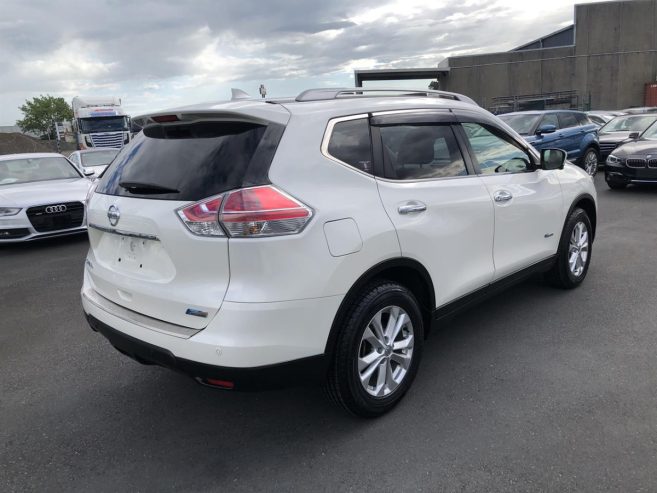 2015 Nissan X-Trail 20X, 4WD, HYBRID EMERGENCY BRAKE PACKAGE