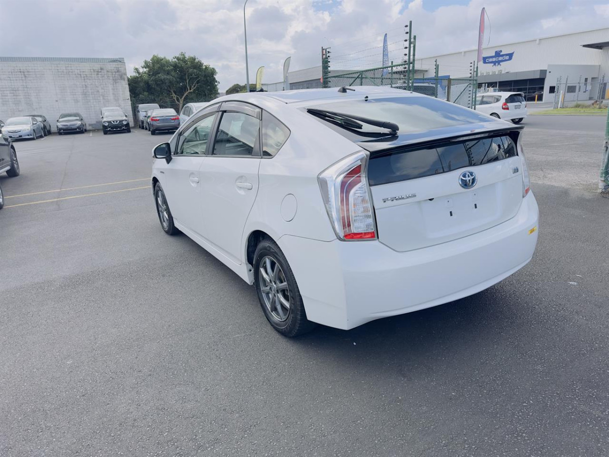 2014 Toyota Prius 1.8 S