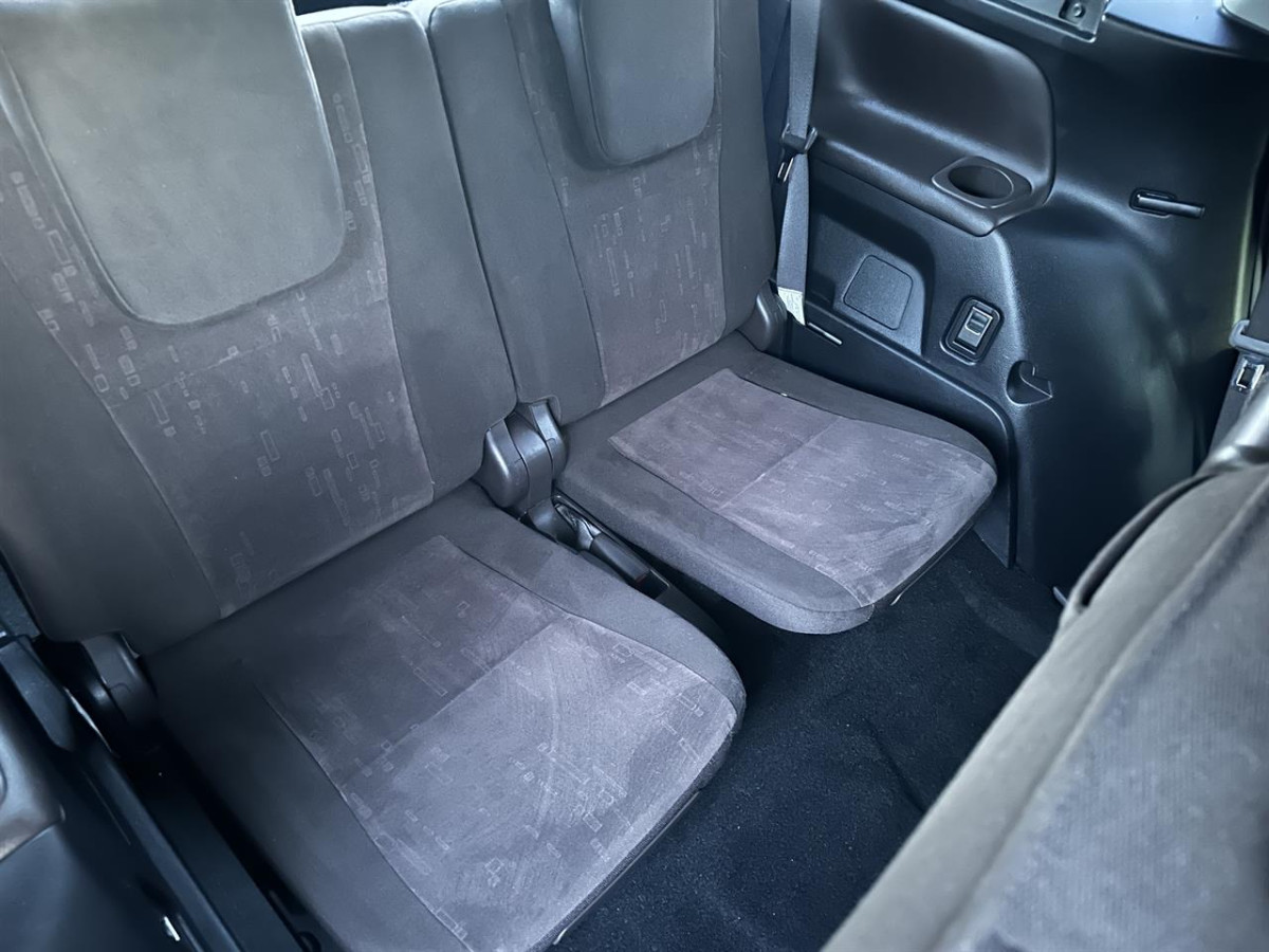 2007 Toyota Mark-X Zio, 7 Seats