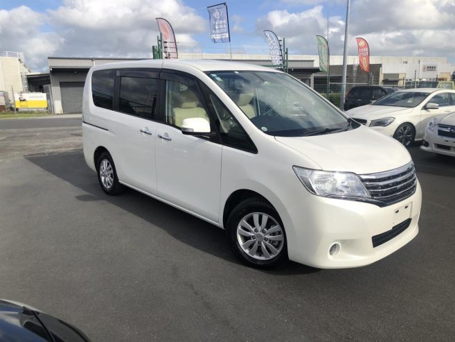 2014 Nissan Serena 20G Hybrid