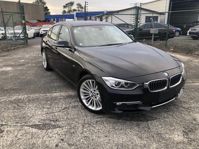 2013 BMW 328i Luxuary