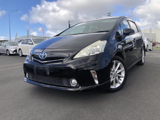 2011 Toyota Prius Alpha,Touring Pkg,Skyroof,7 Seats