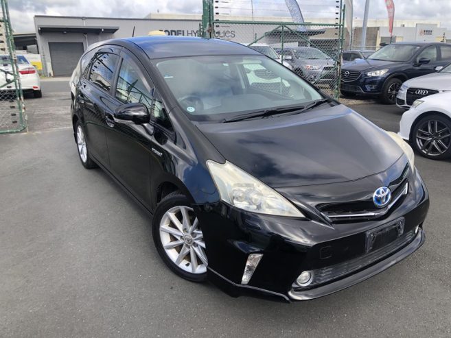 2011 Toyota Prius Alpha,Touring Pkg,Skyroof,7 Seats