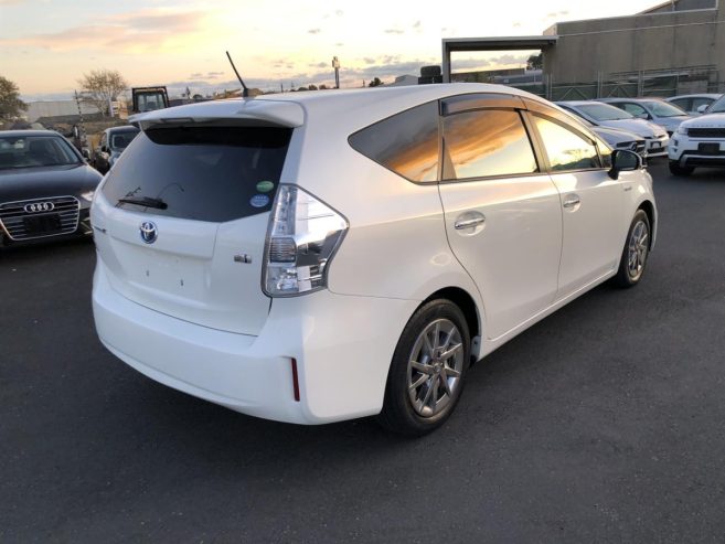 2014 Toyota Prius Alpha S, 7 Seats