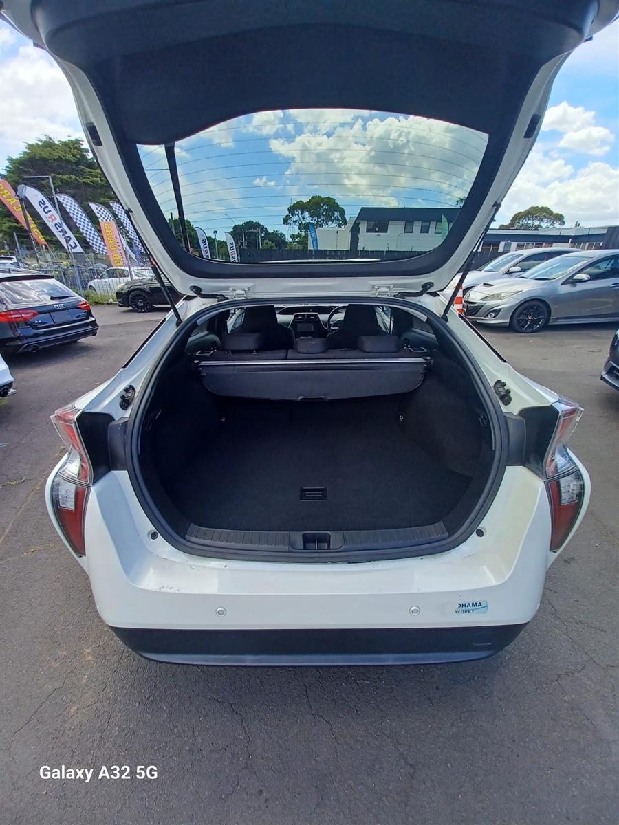 2016 Toyota Prius Station Wagon Automatic