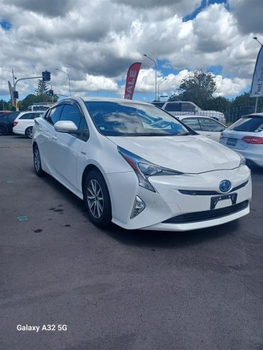 2016 Toyota Prius Station Wagon Automatic